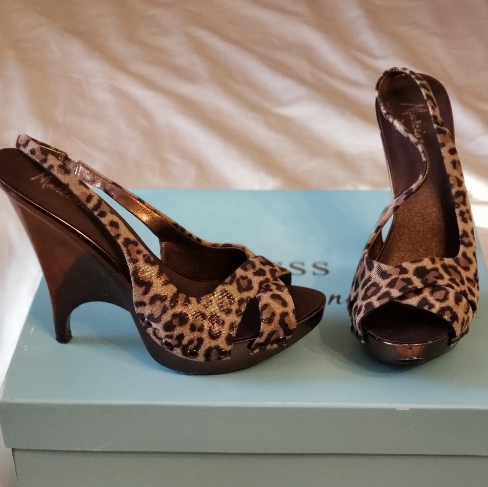 Guess by MARCIANO Leopard ADRIAN2 Wedge Heels